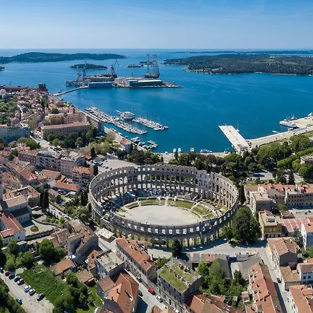 Stoja - 50m From The Sea !! Lägenhet *