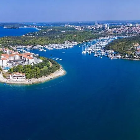 Artapart Stoja Beach - 50M From The Sea !! Pula